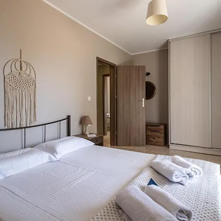 Helen's House At Ratzakli Ratzaklíon